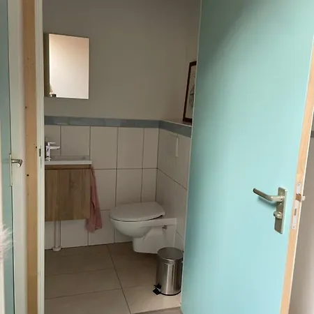 Aan De Dijk ゲストハウス *