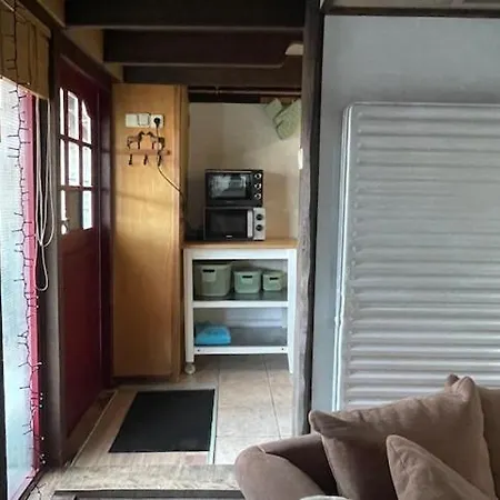Aan De Dijk 게스트하우스 도르드레흐트