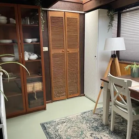 Aan De Dijk Casa de hóspedes *