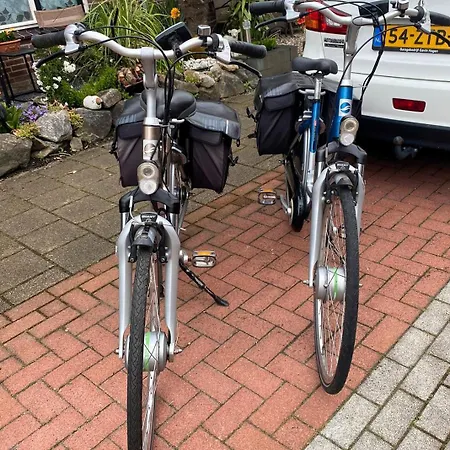 Aan De Dijk 게스트하우스 *