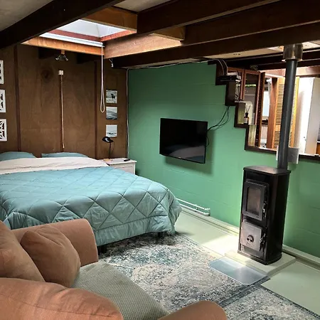 Guest house Aan De Dijk *